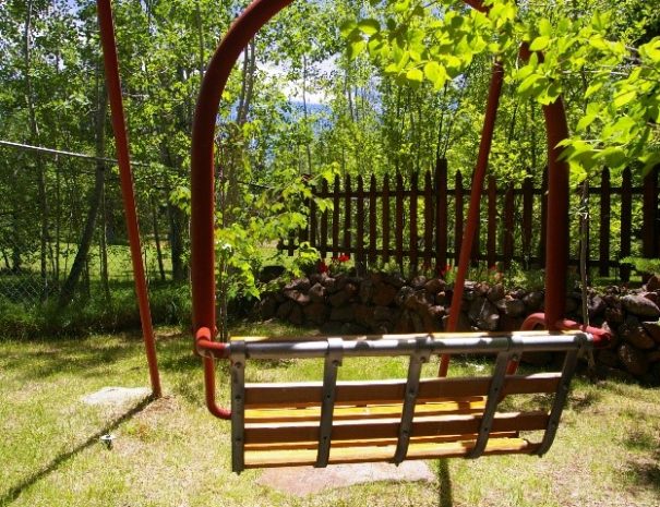 Garden chairlift swing